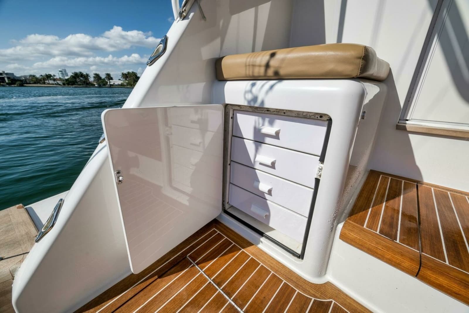 2011 Viking 76 Enclosed Bridge - Photo 99