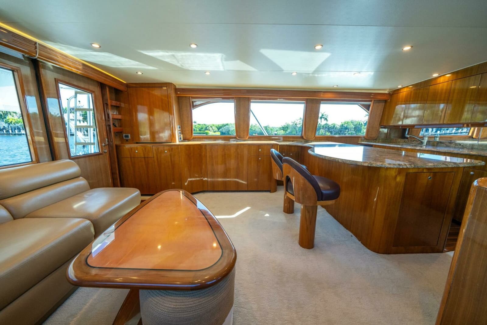 2006 Viking 68 Convertible - Photo 19
