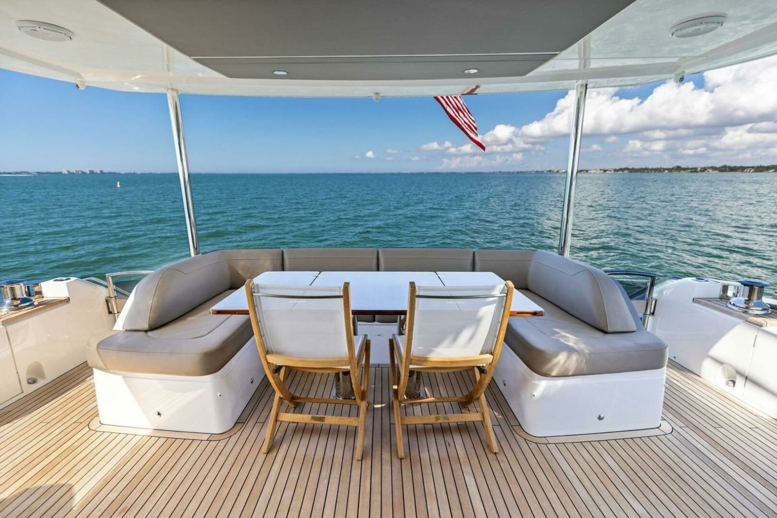2018 Princess Y75 Motor Yacht - Photo 11