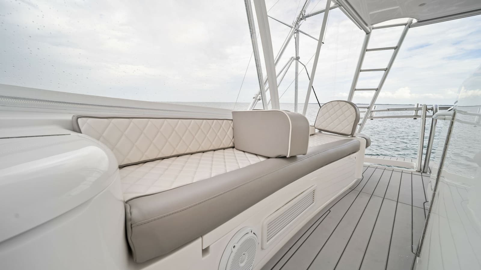 2015 Viking 55 Convertible - Photo 54