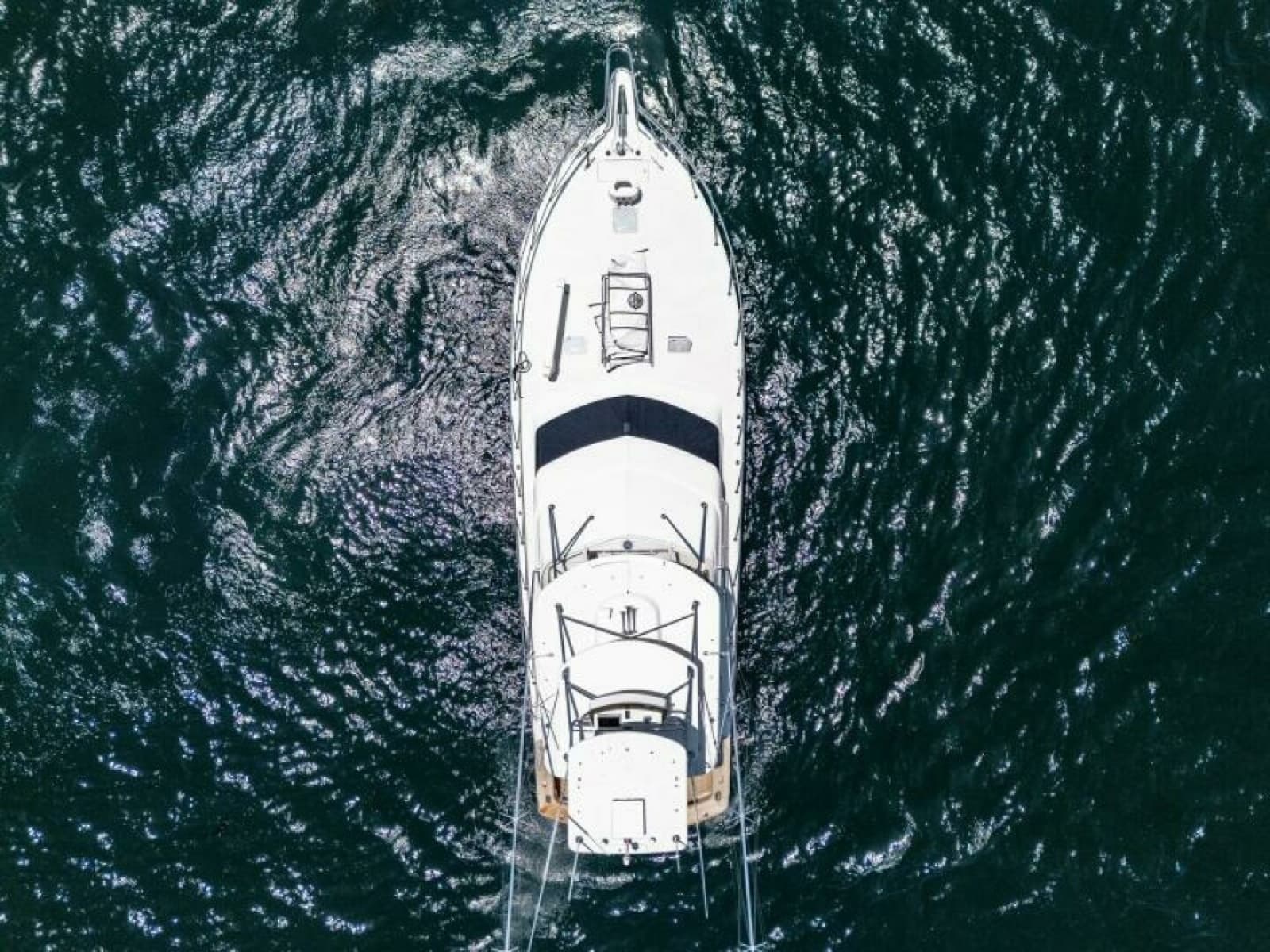 2004 Hatteras 54 Convertible - Photo 51