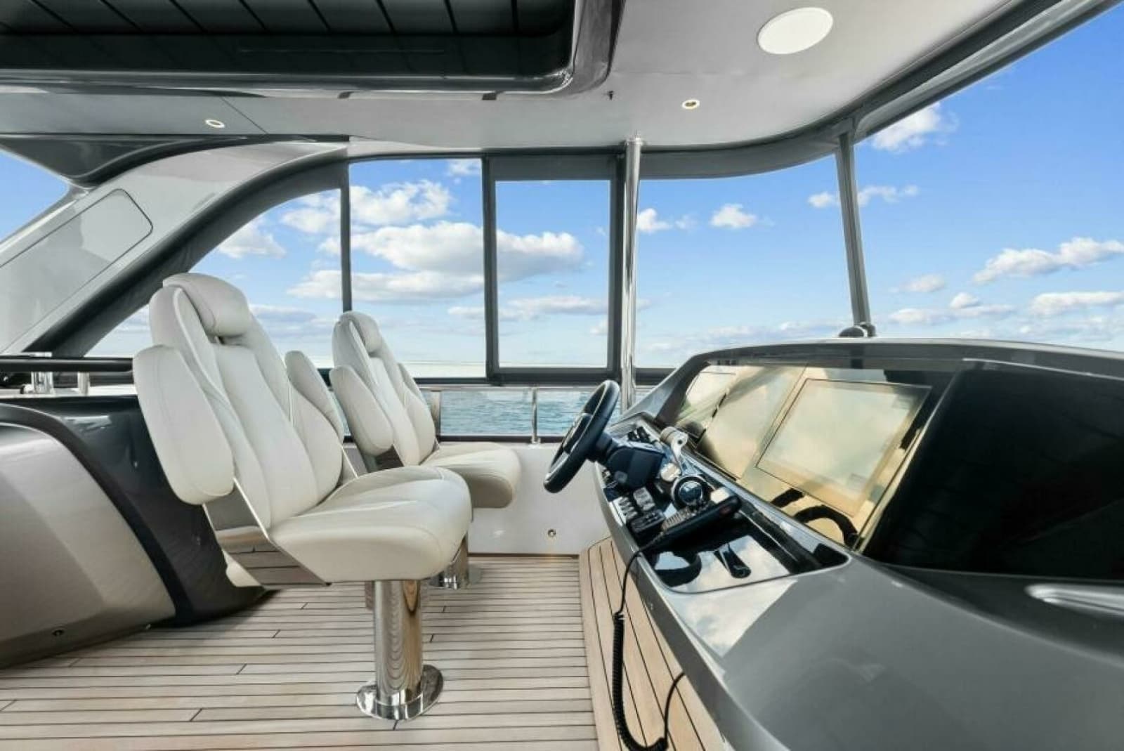 2024 Princess Y72 Motor Yacht - Photo 2