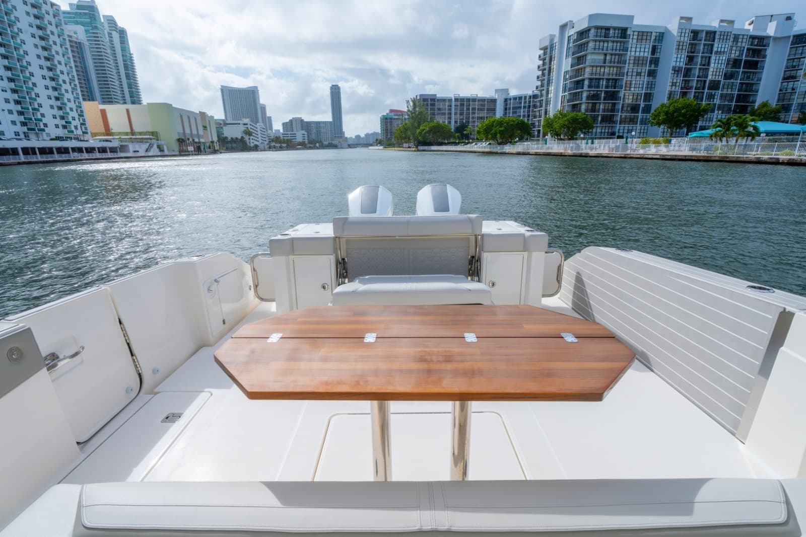 2024 Tiara Yachts 43 LS - Photo 22