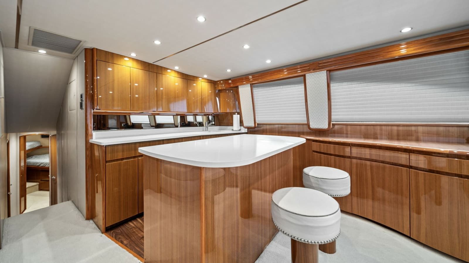 2015 Viking 55 Convertible - Photo 21