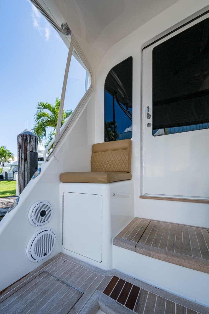 2011 Viking 76 Enclosed Bridge - Photo 6