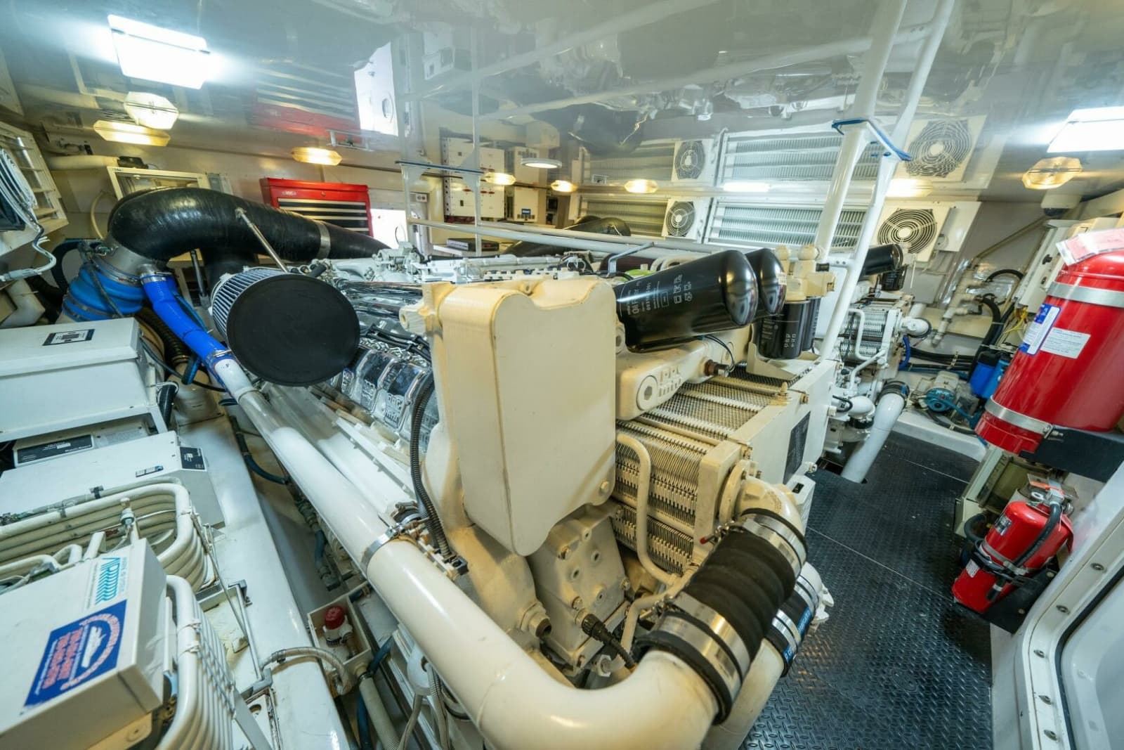 2006 Viking 68 Convertible - Photo 77