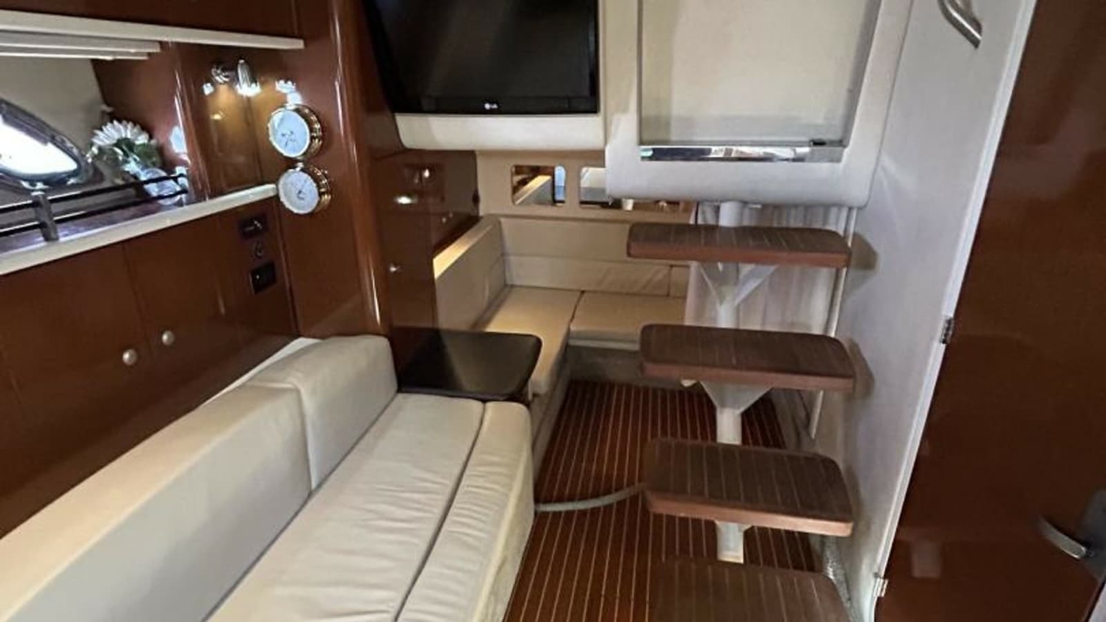 2009 Sea Ray 310 Sundancer - Photo 7