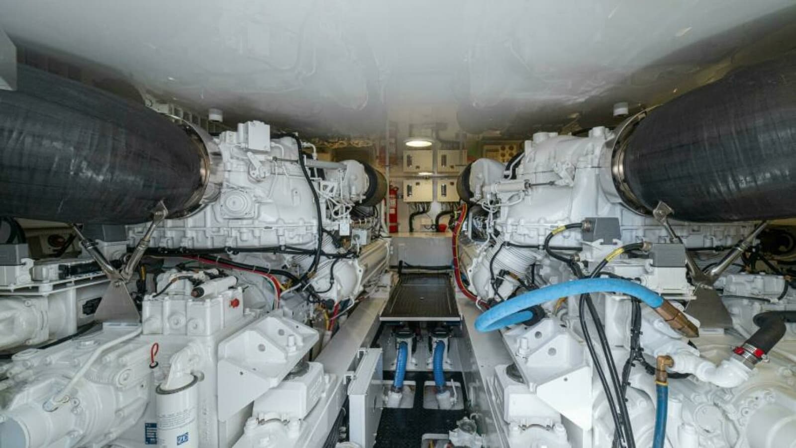 2017 Viking 62 Convertible - Photo 55