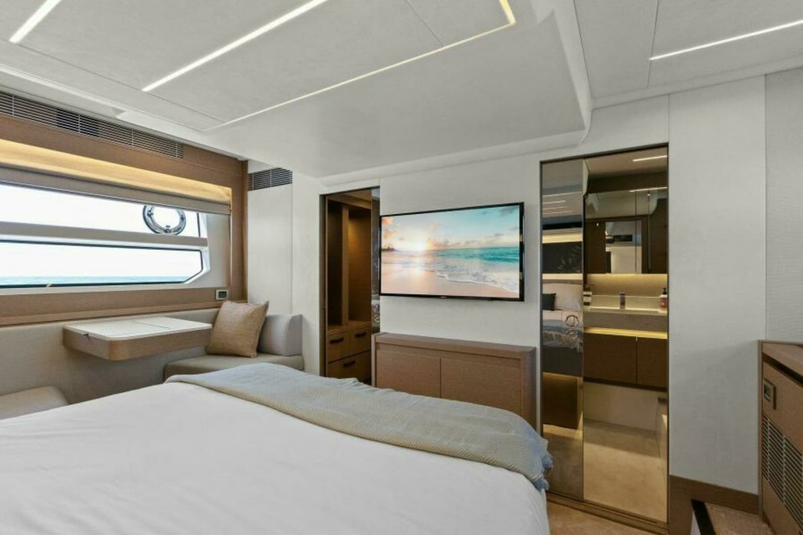 2022 Prestige 590 Flybridge - Photo 26
