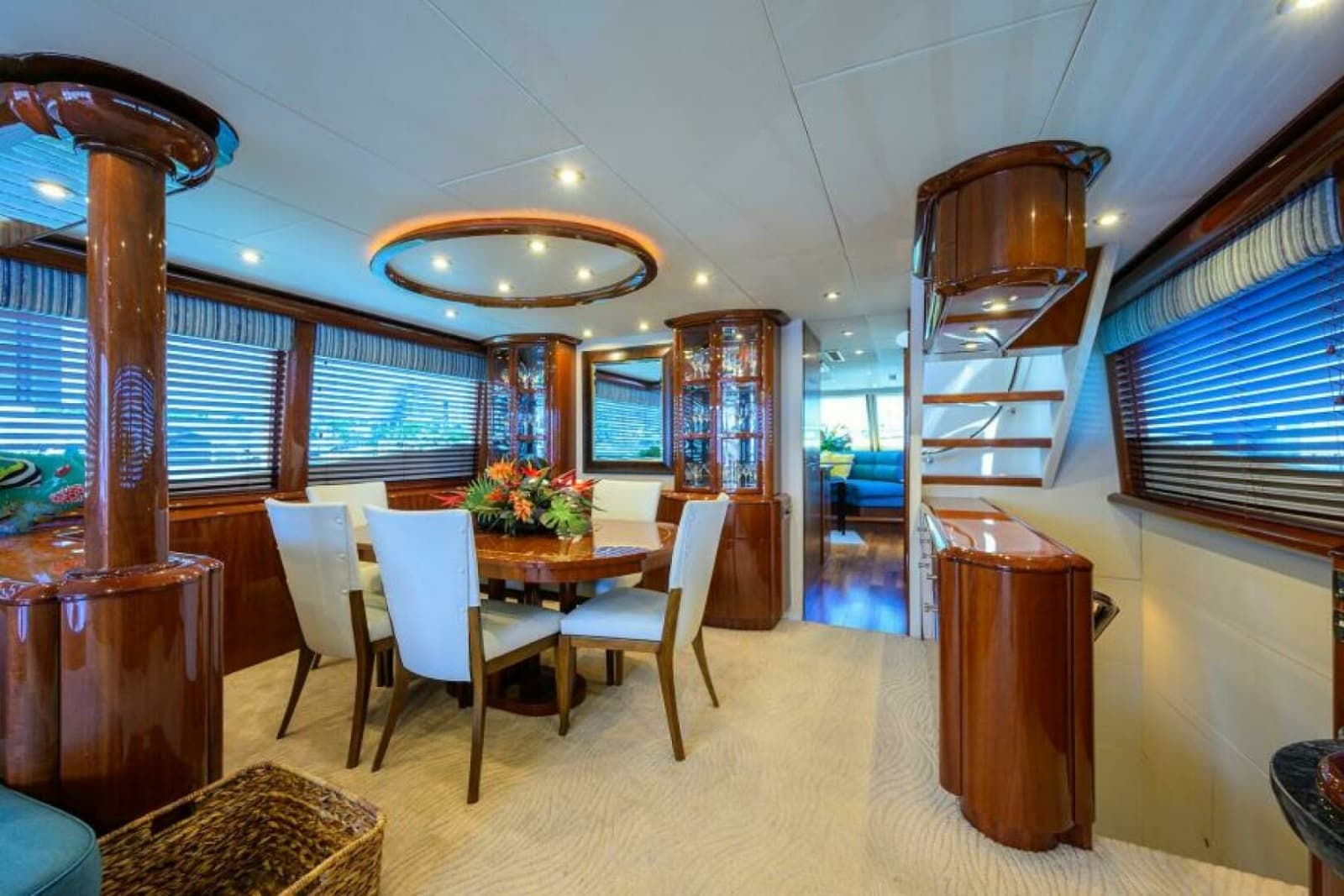 2007 Lazzara Yachts 80 Enclosed - Photo 8