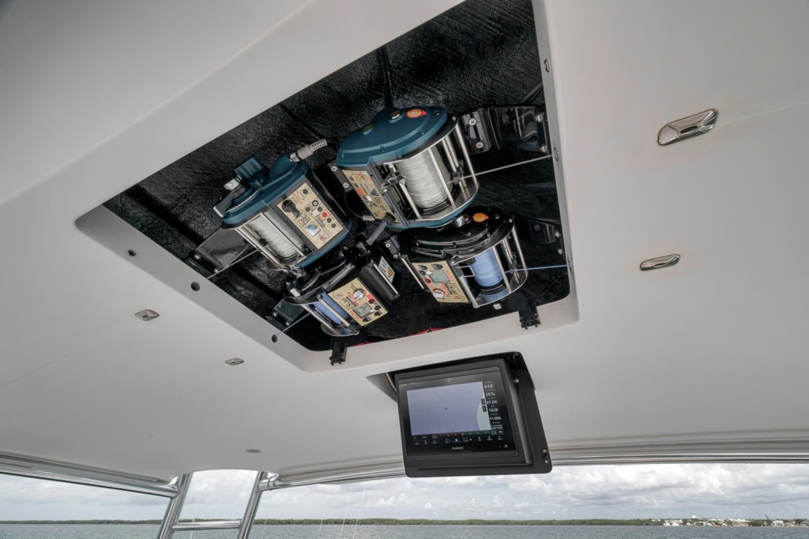 2021 Weaver 75 Convertible - Photo 51