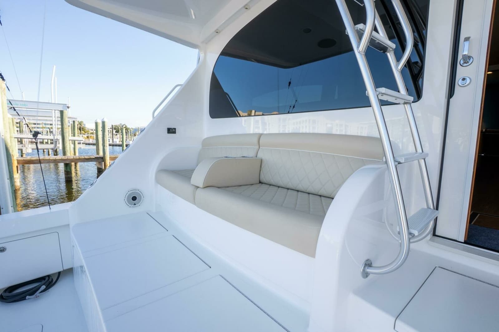 2021 Viking 72 Enclosed Bridge - Photo 33
