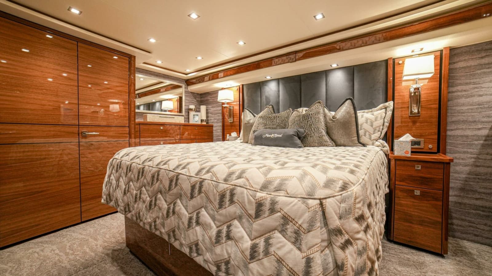 2023 Viking 72 Convertible - Photo 79