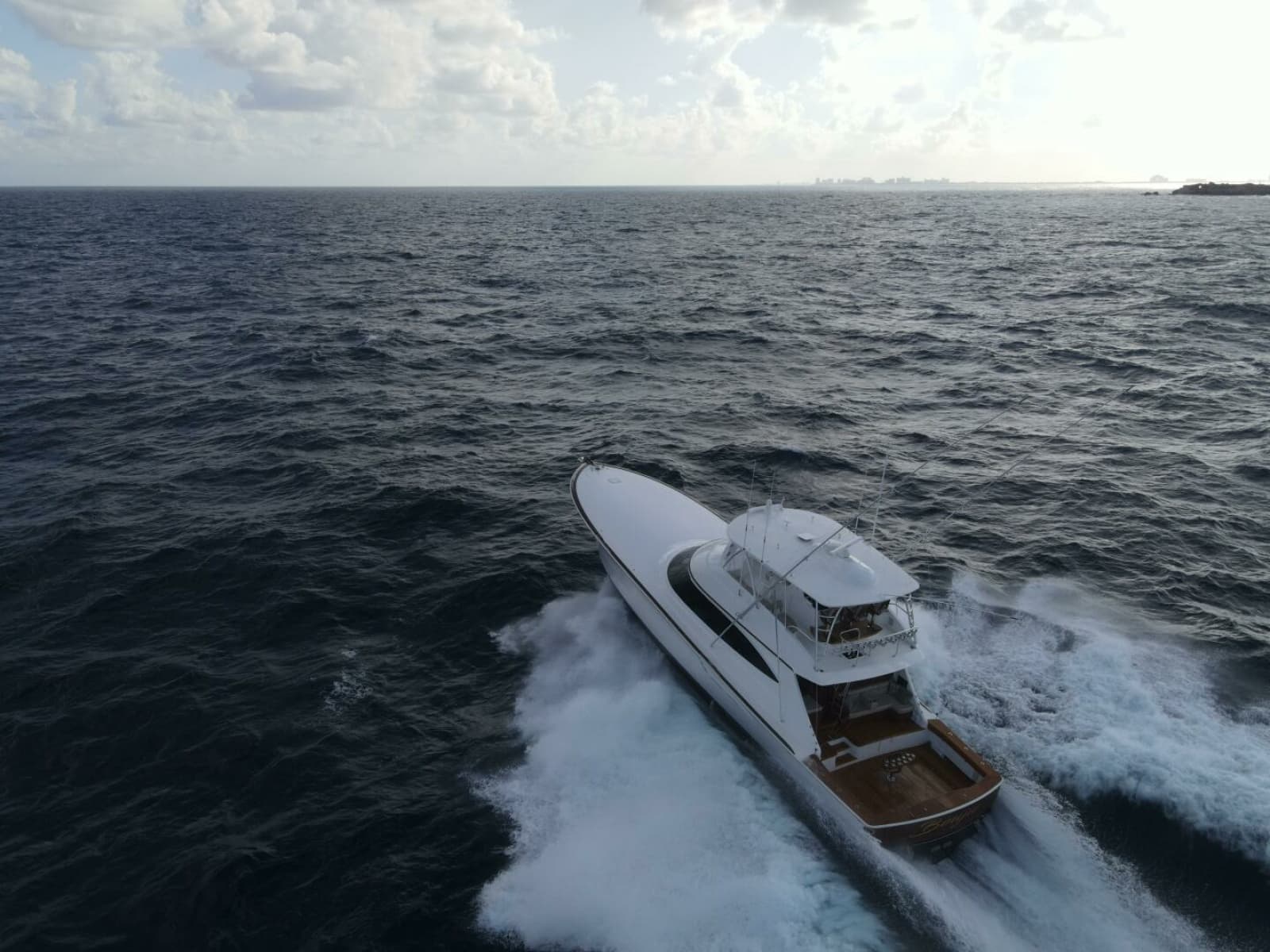 2025 Viking 82 Convertible - Photo 80