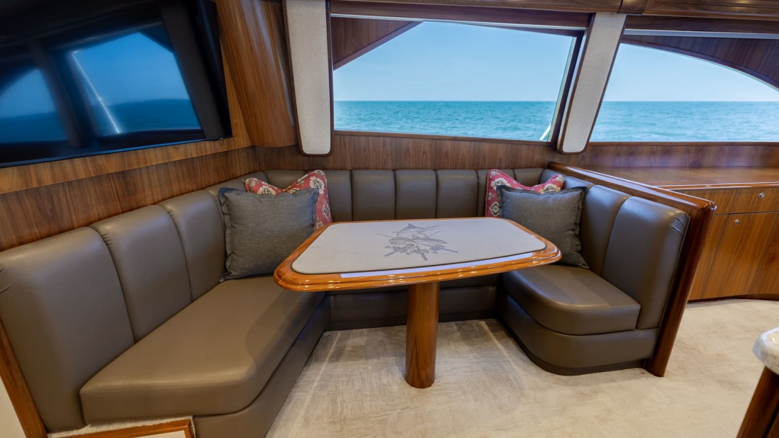 2020 Viking 62 Convertible - Photo 12