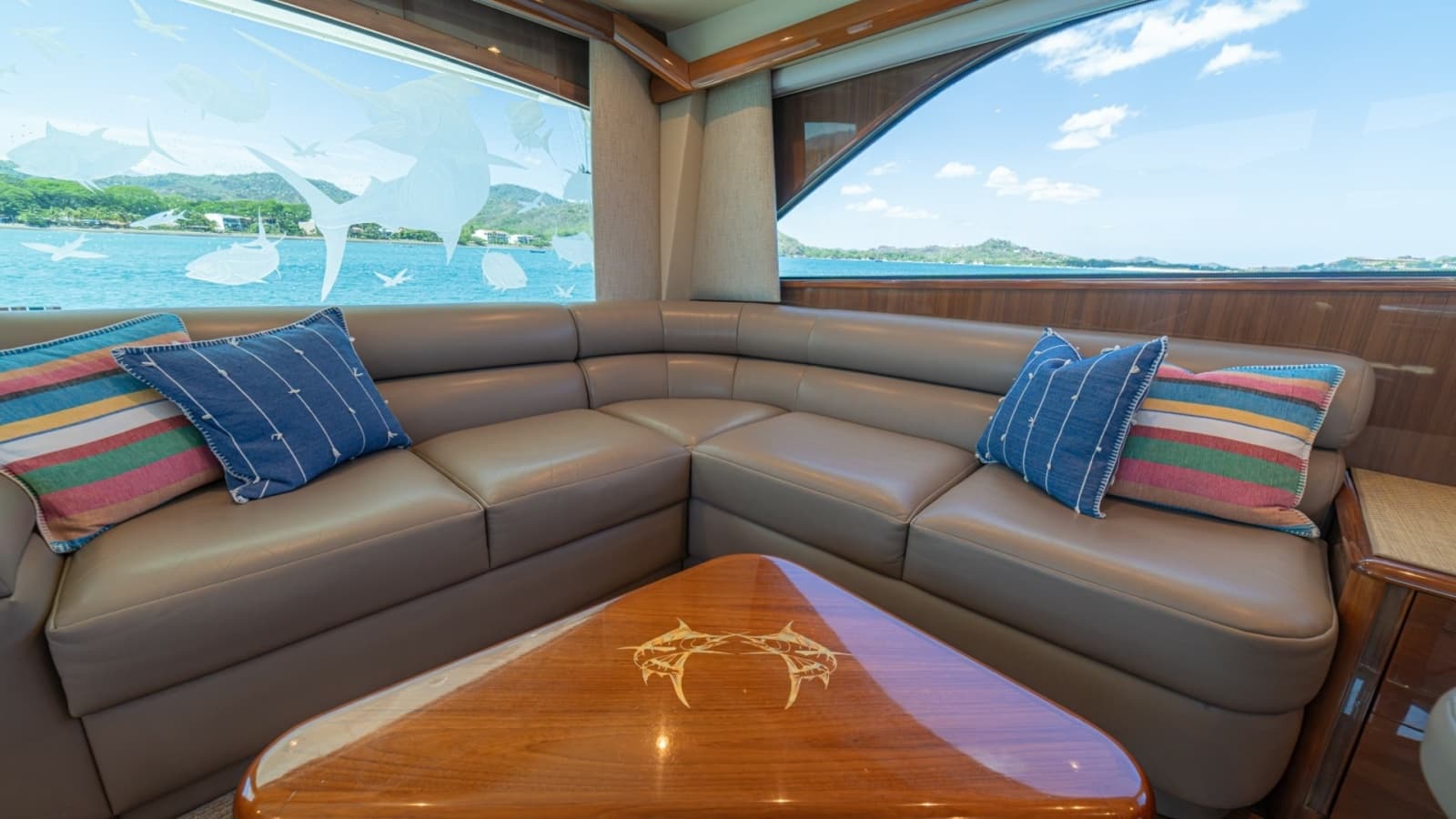 2005 Viking 61 Convertible - Photo 7