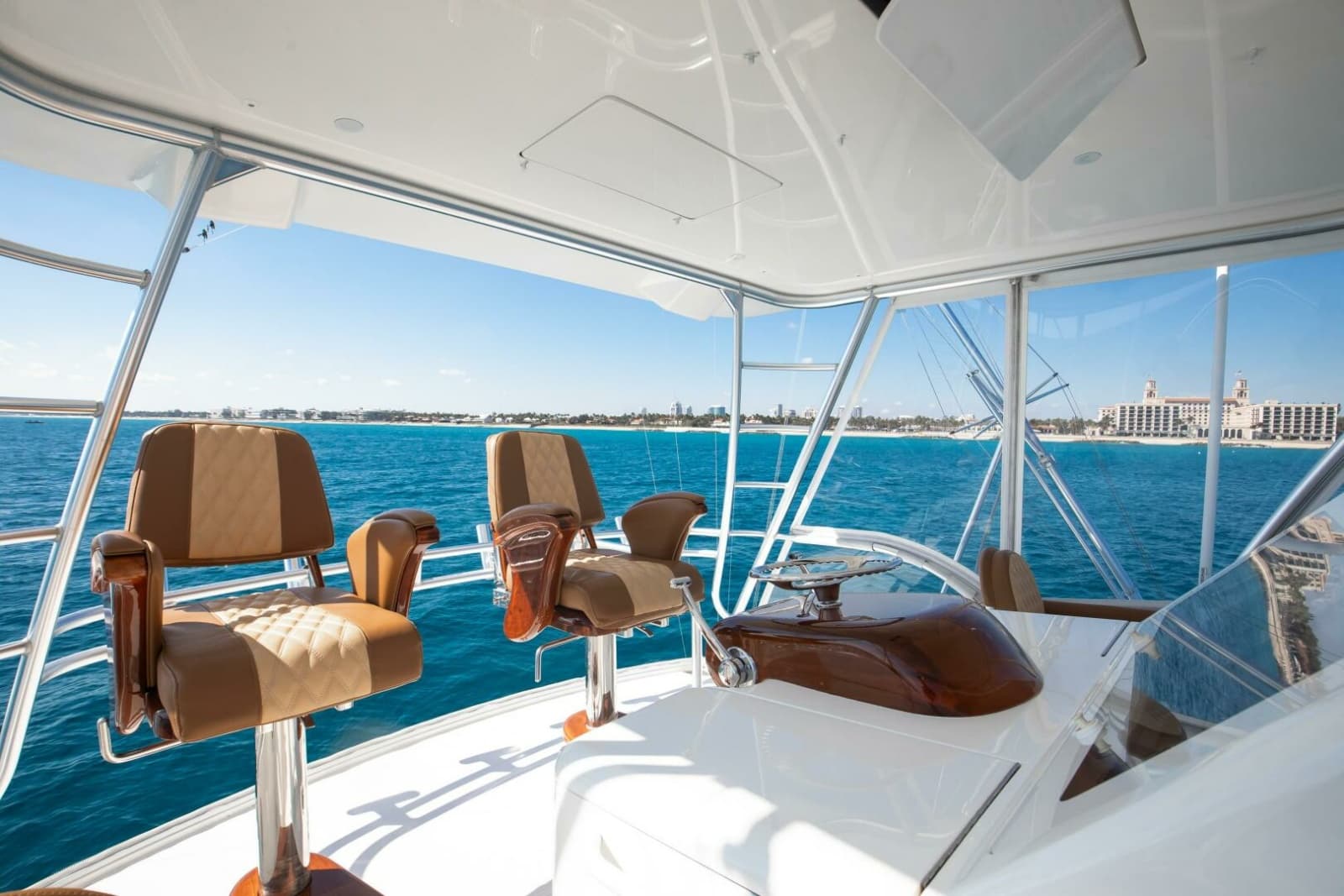 2018 Viking 48 Convertible - Photo 25