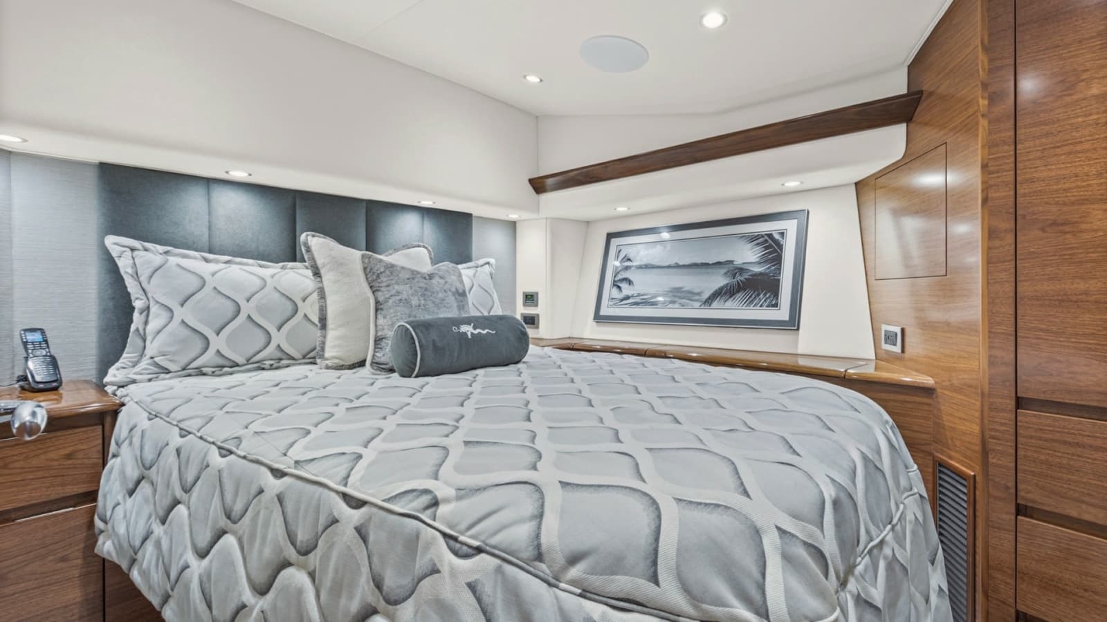 2024 Viking 54 Convertible - Photo 17