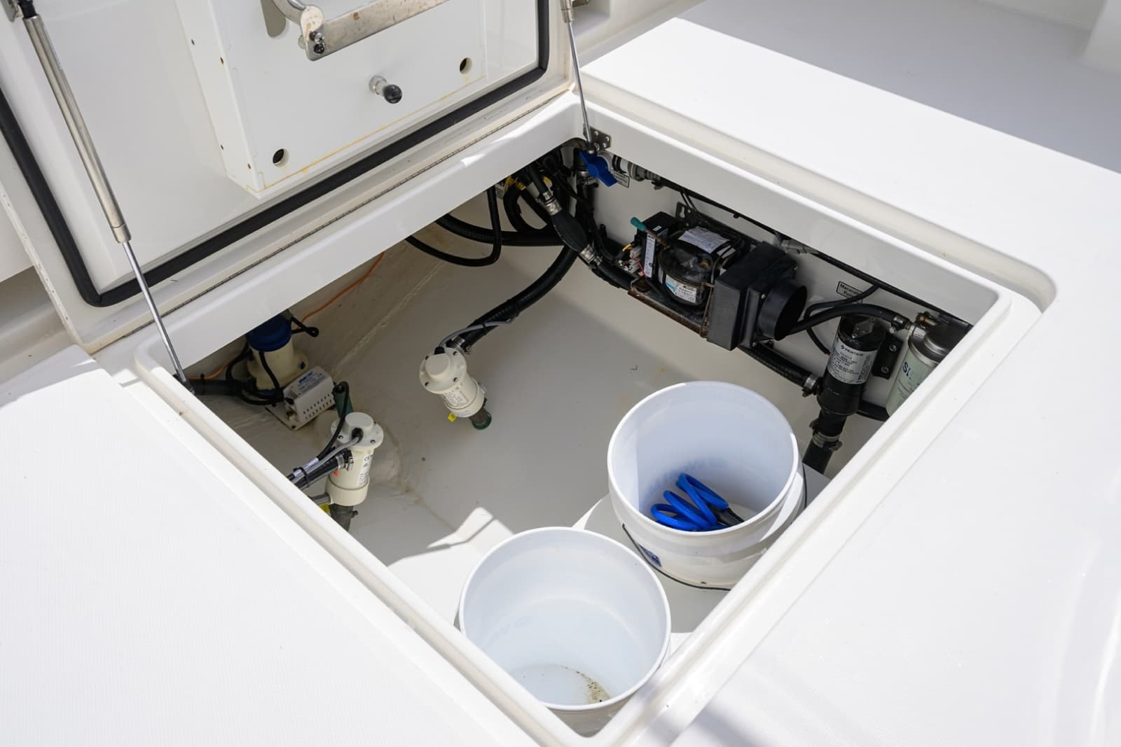 2019 Regulator 31 Center Console - Photo 47