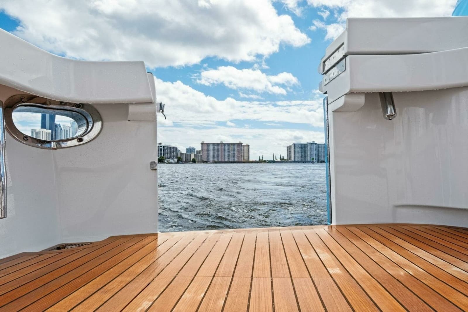2012 Viking 82 Convertible - Photo 147