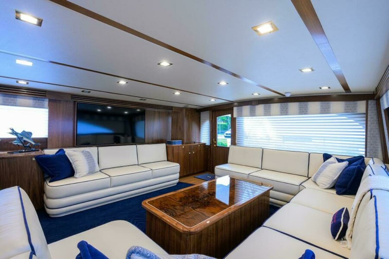 2024 Viking 80 Convertible - Photo 3