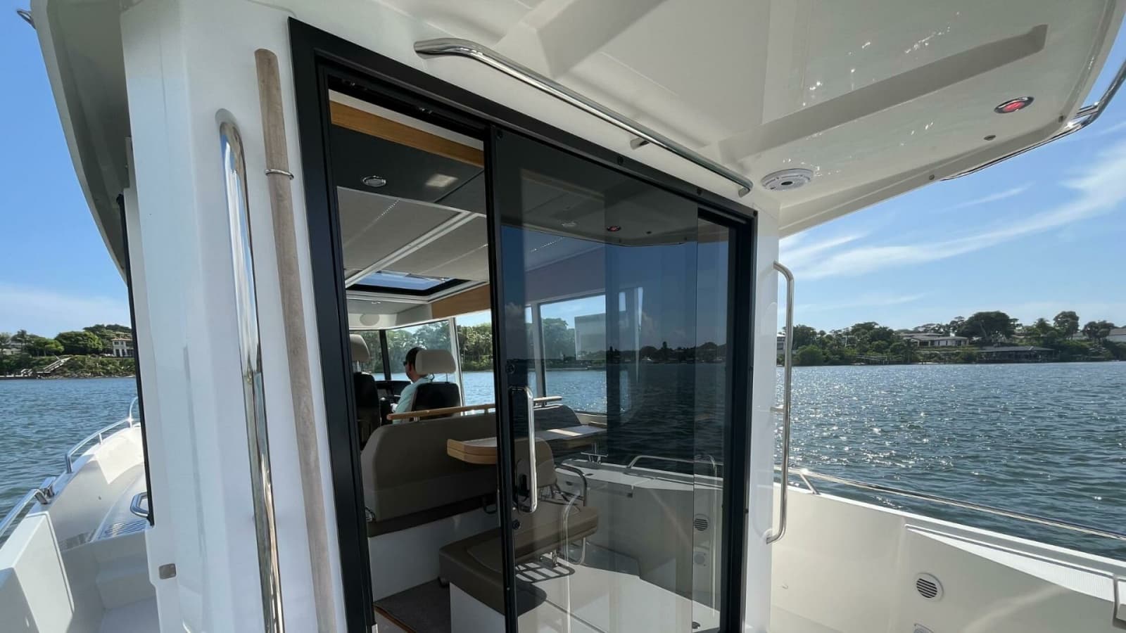 2025 Nimbus Commuter 11 - Photo 9