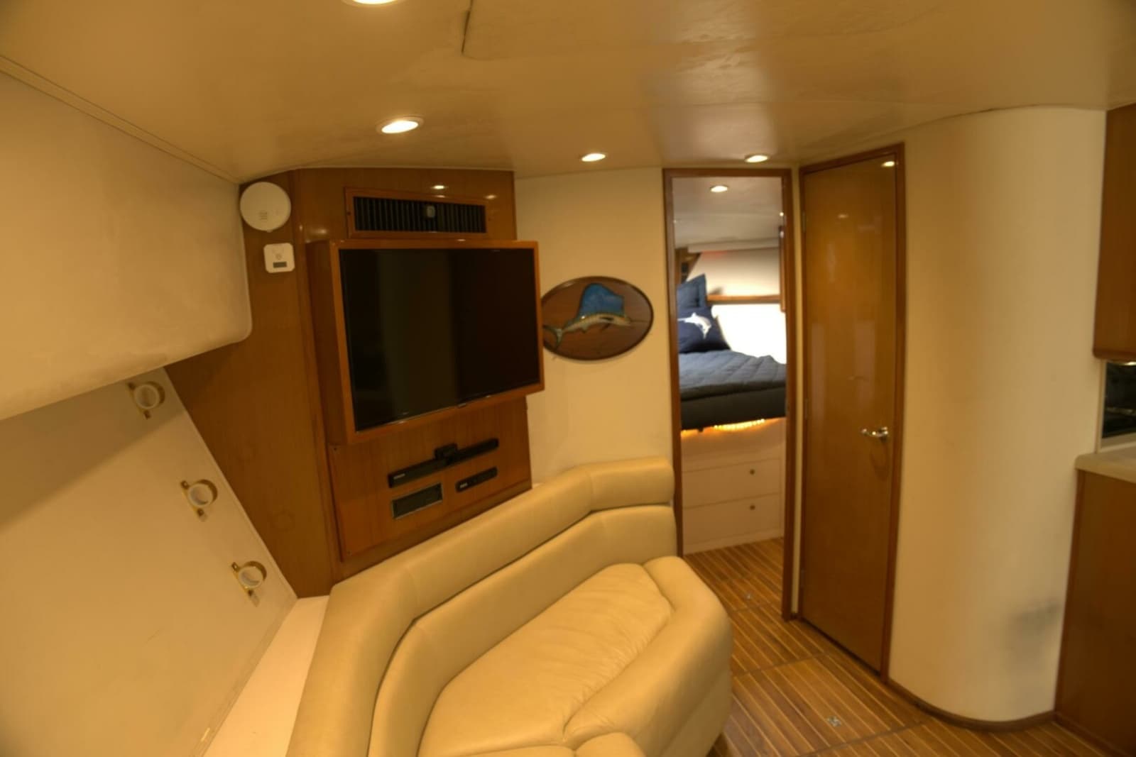 2002 Viking 43 Open - Photo 10