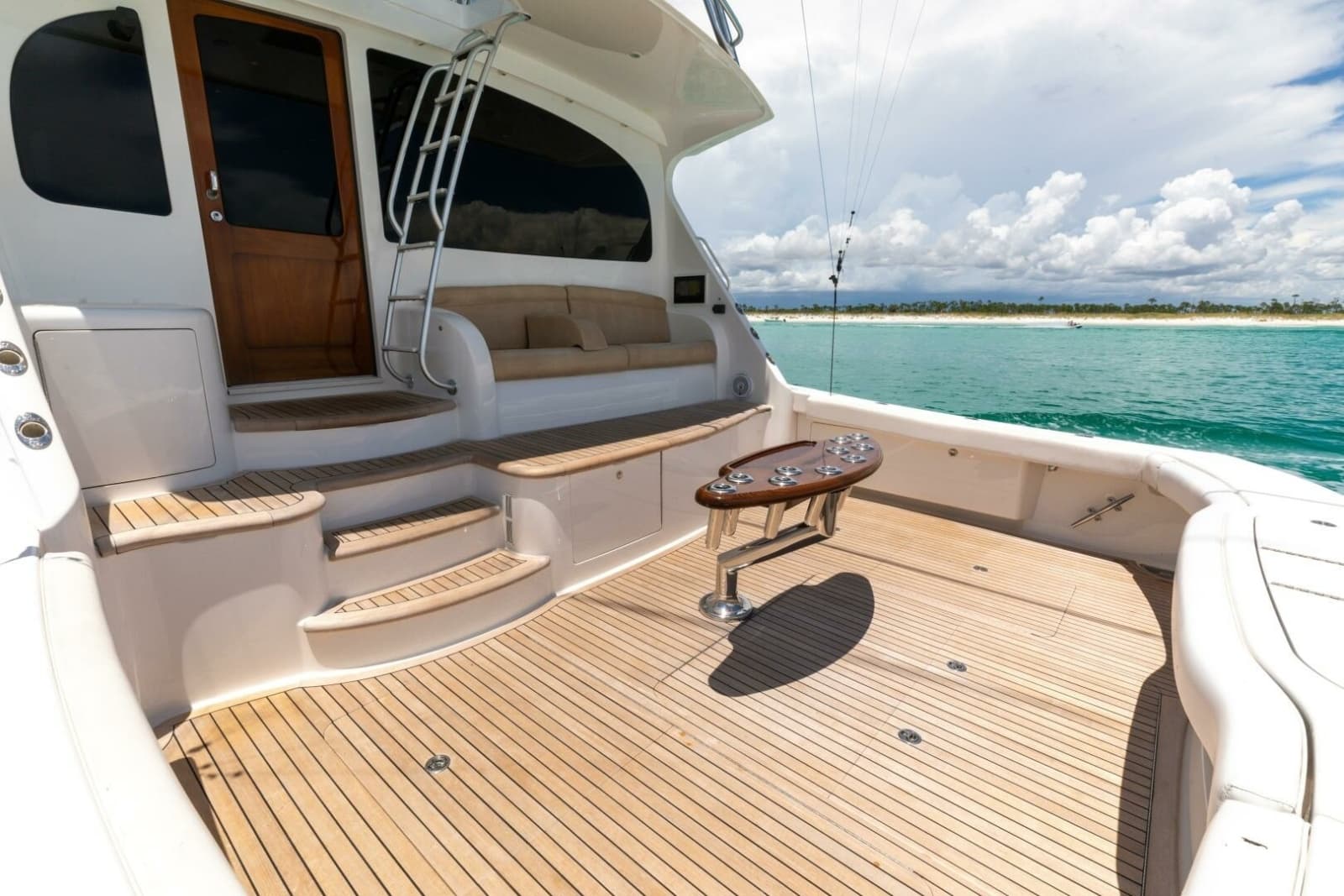 2015 Viking 70 Convertible - Photo 75