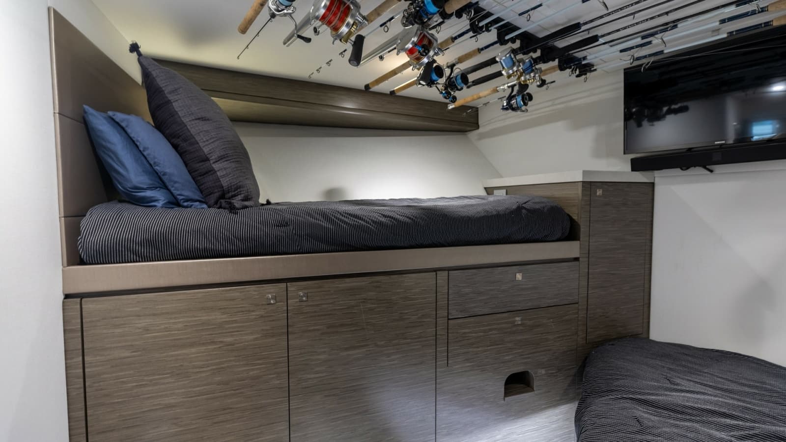 2021 Hatteras 65 GT - Photo 27
