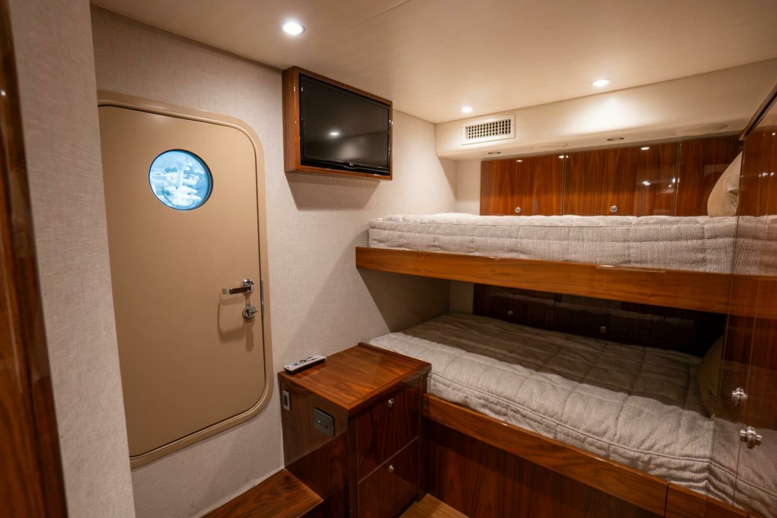 2021 Viking 72 Enclosed Bridge - Photo 29