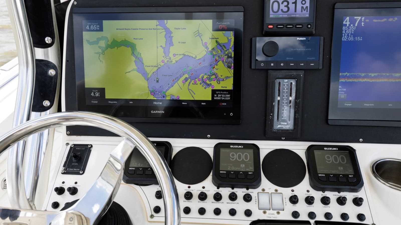 2005 Triton 351 Center Console - Photo 8
