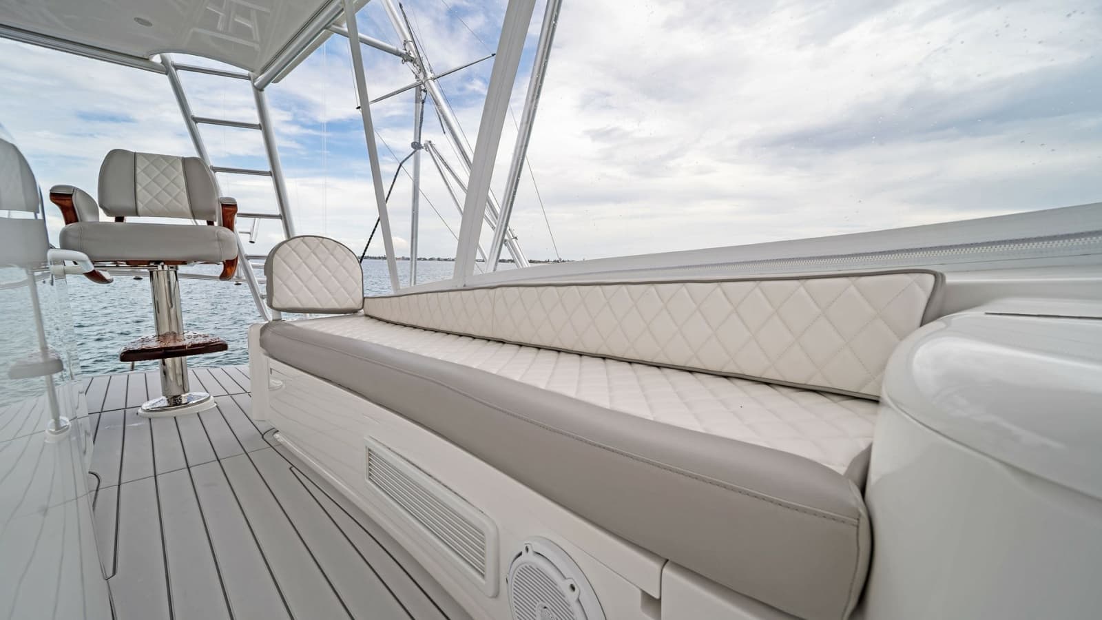 2015 Viking 55 Convertible - Photo 57