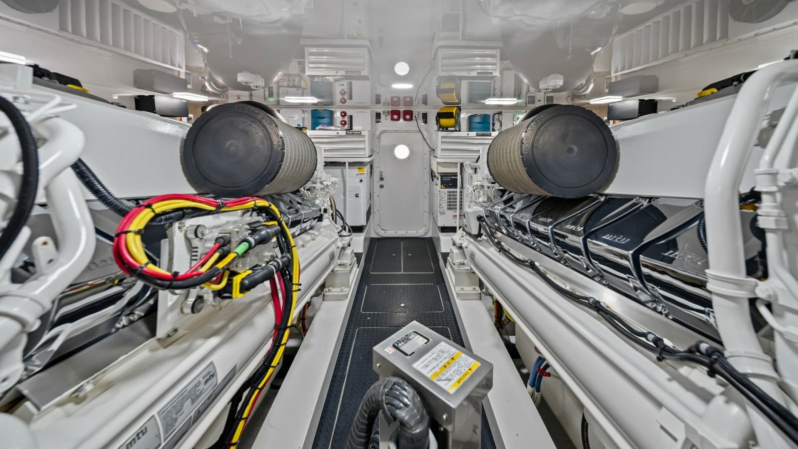 2021 Viking 72 Enclosed Bridge - Photo 62