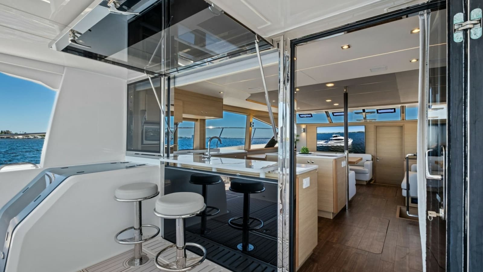 2022 Aquila 54 Yacht - Photo 12
