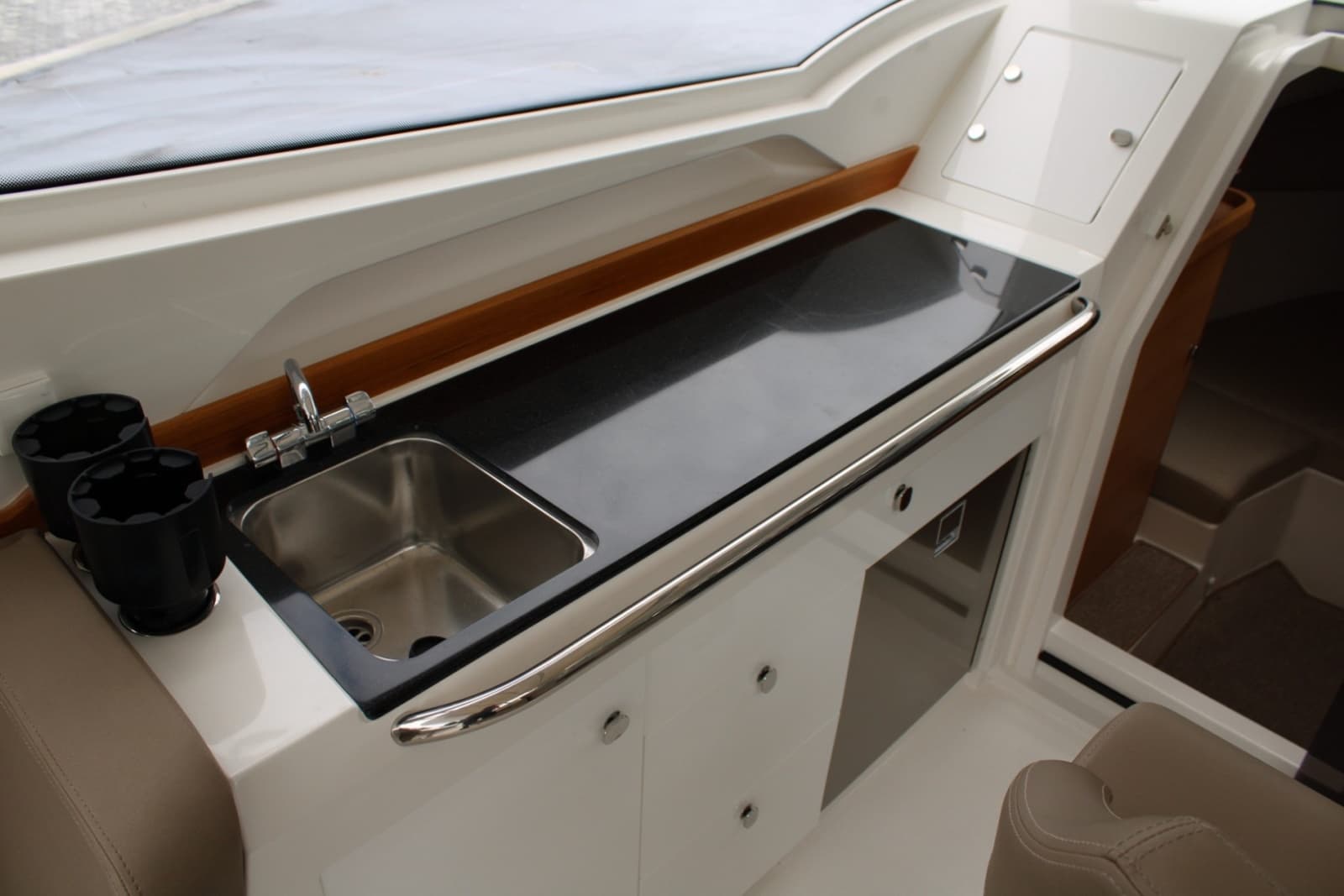 2025 Nimbus W9 - Photo 13