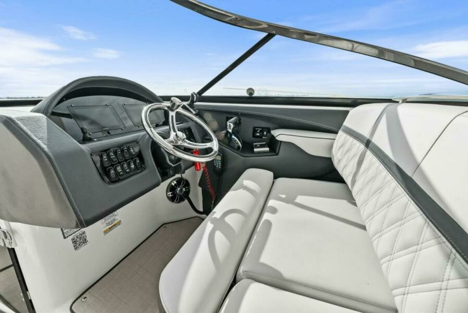 2023 Regal 29 OBX - Photo 2