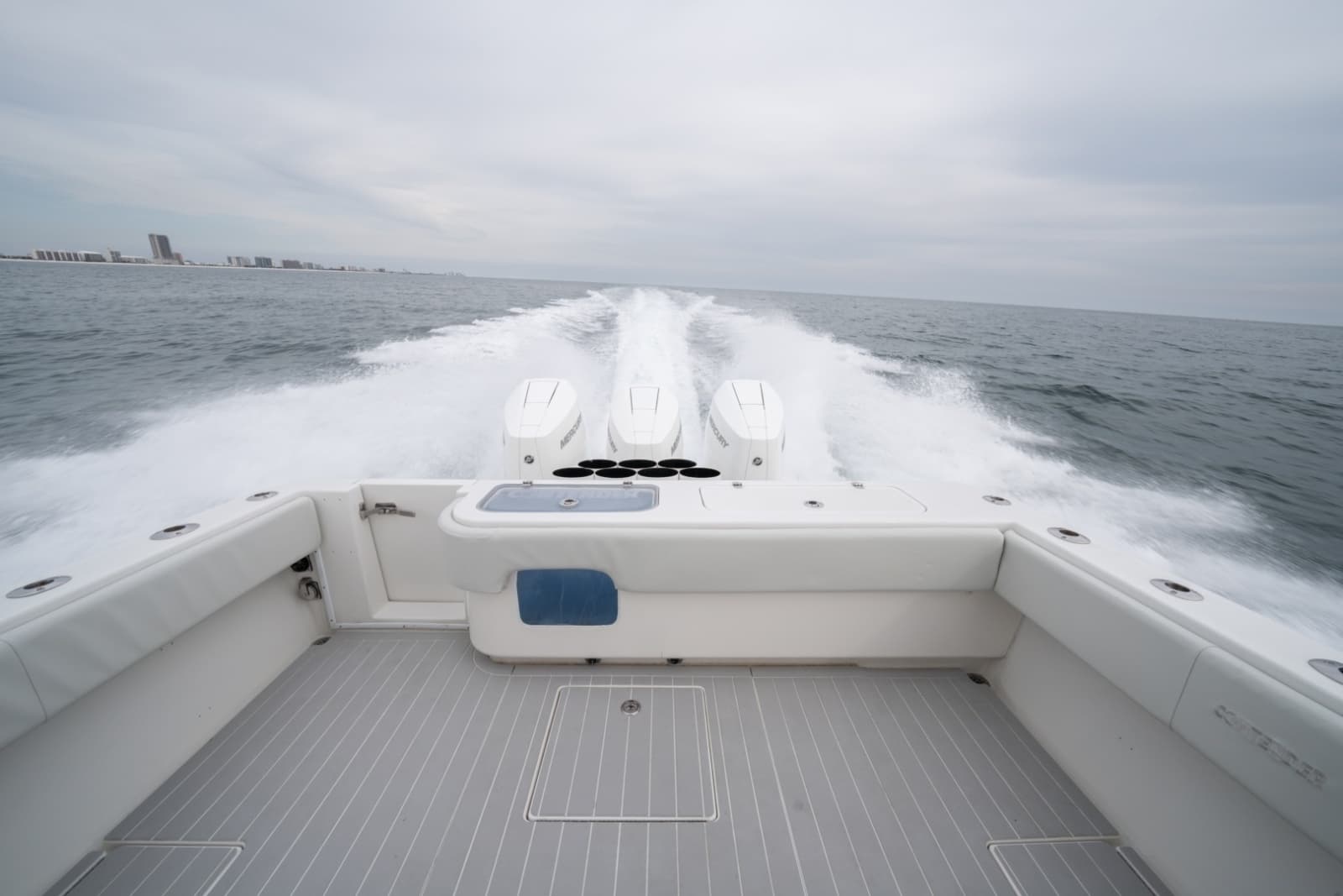2011 Contender 40 Express - Photo 28