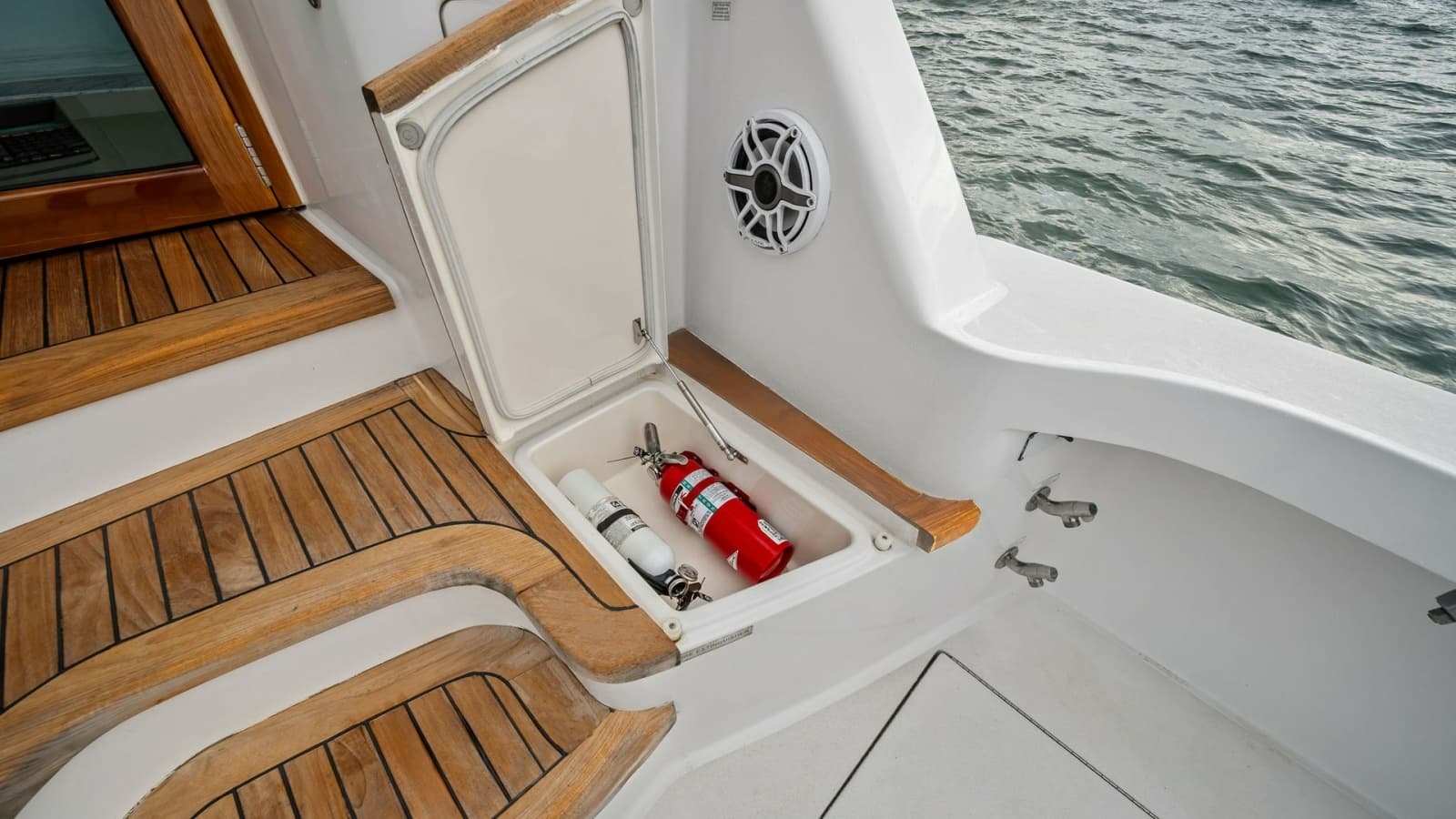 2017 Hatteras GT 45X - Photo 38