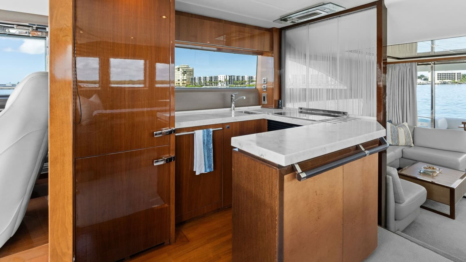 2016 Princess 64 Flybridge - Photo 30