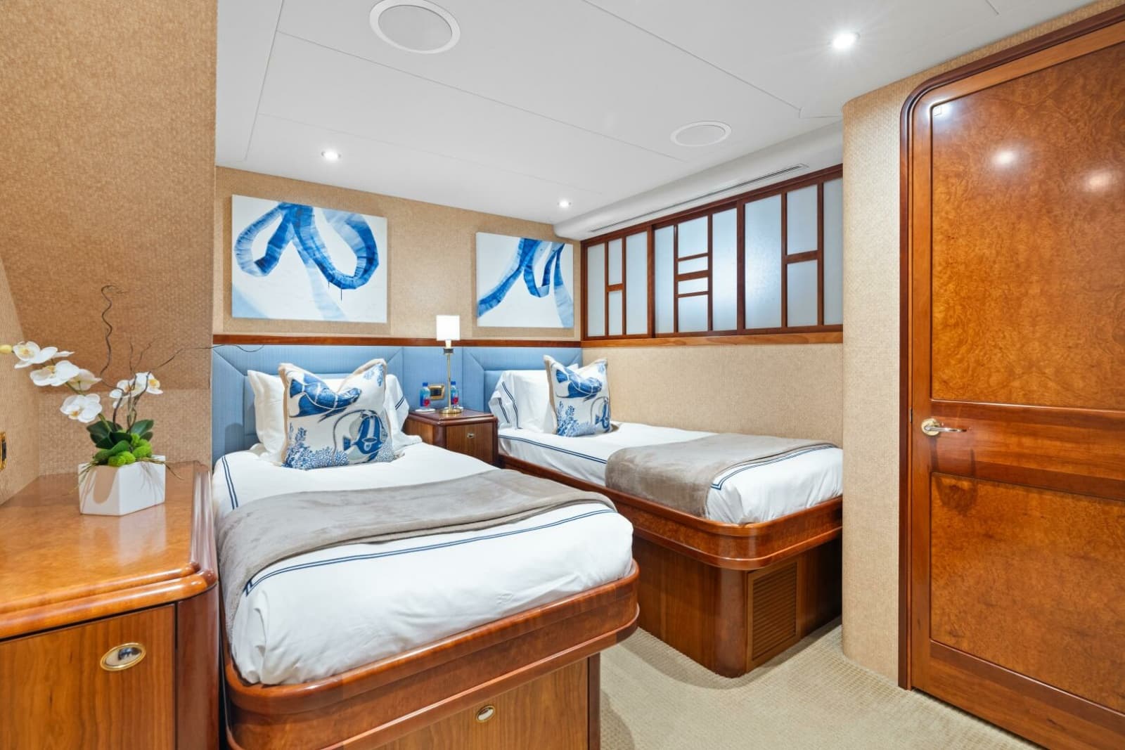 2004 Westport 130 Tri-Deck Motor Yacht - Photo 33