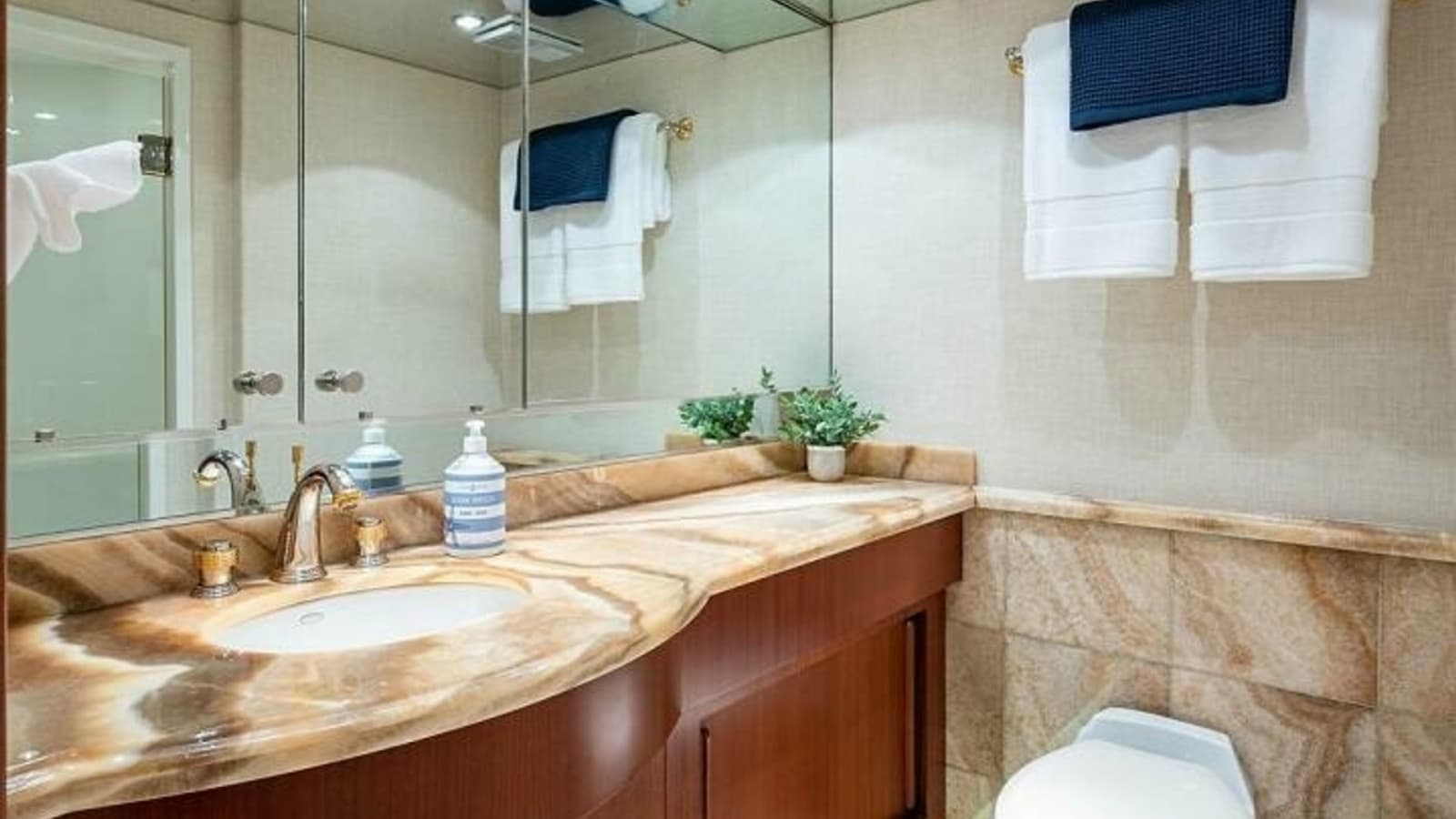 2003 Hatteras Raised Pilothouse - Photo 37