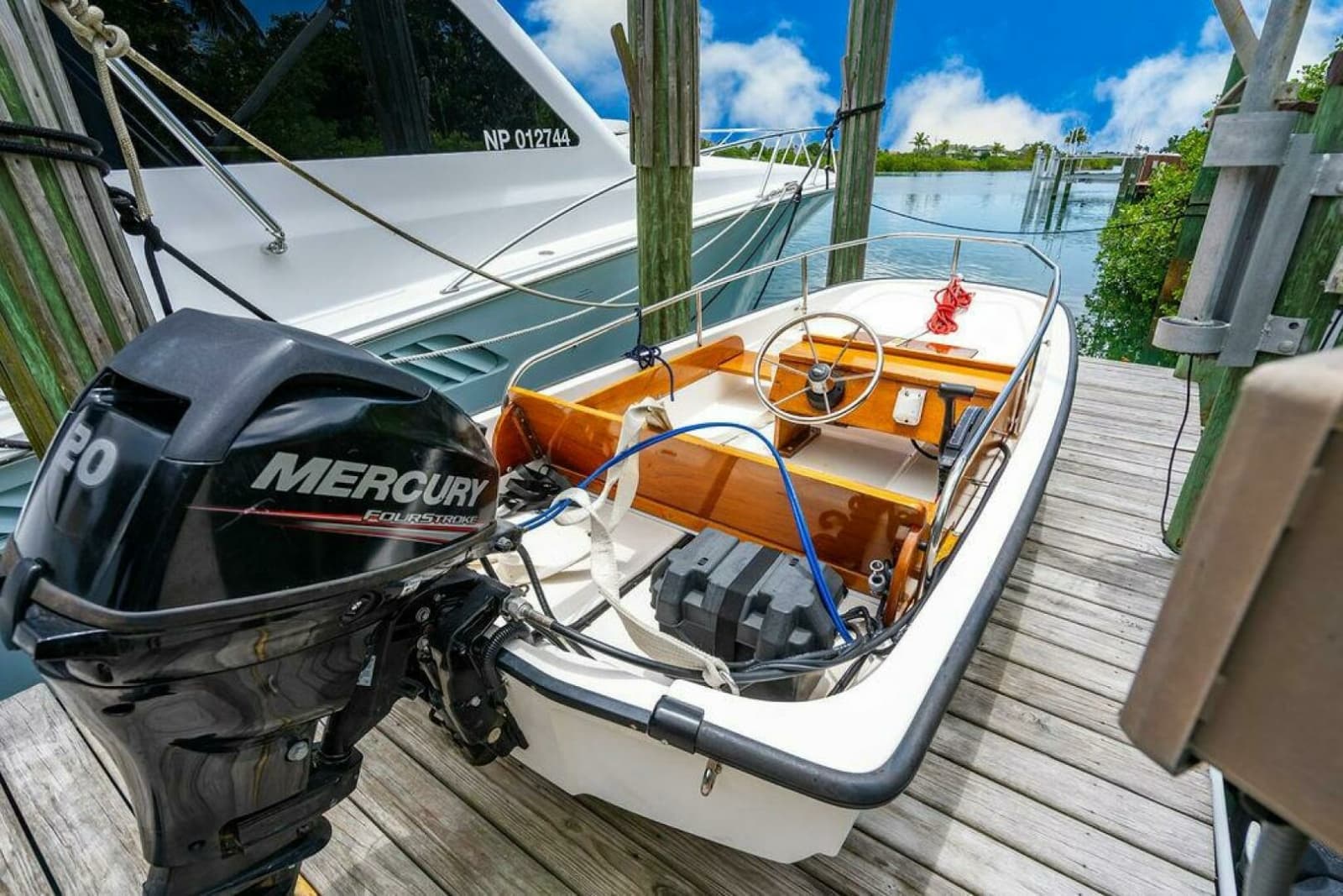 1999 Viking 55 Convertible - Photo 130