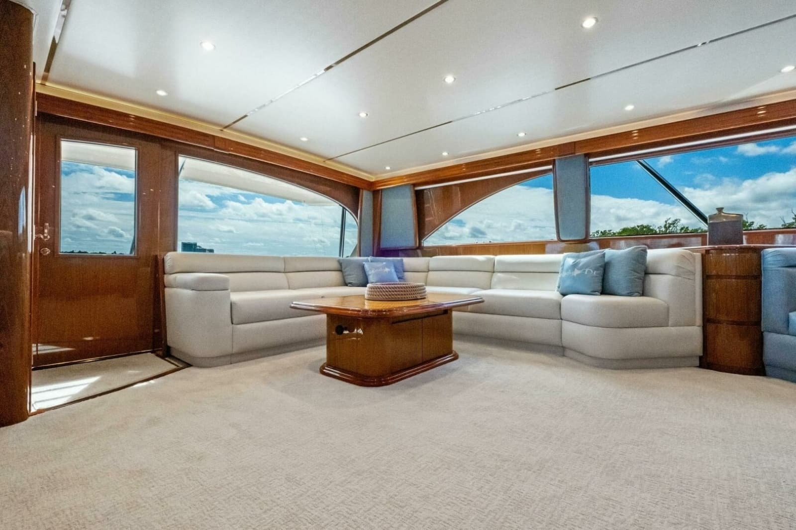 2012 Viking 82 Convertible - Photo 13