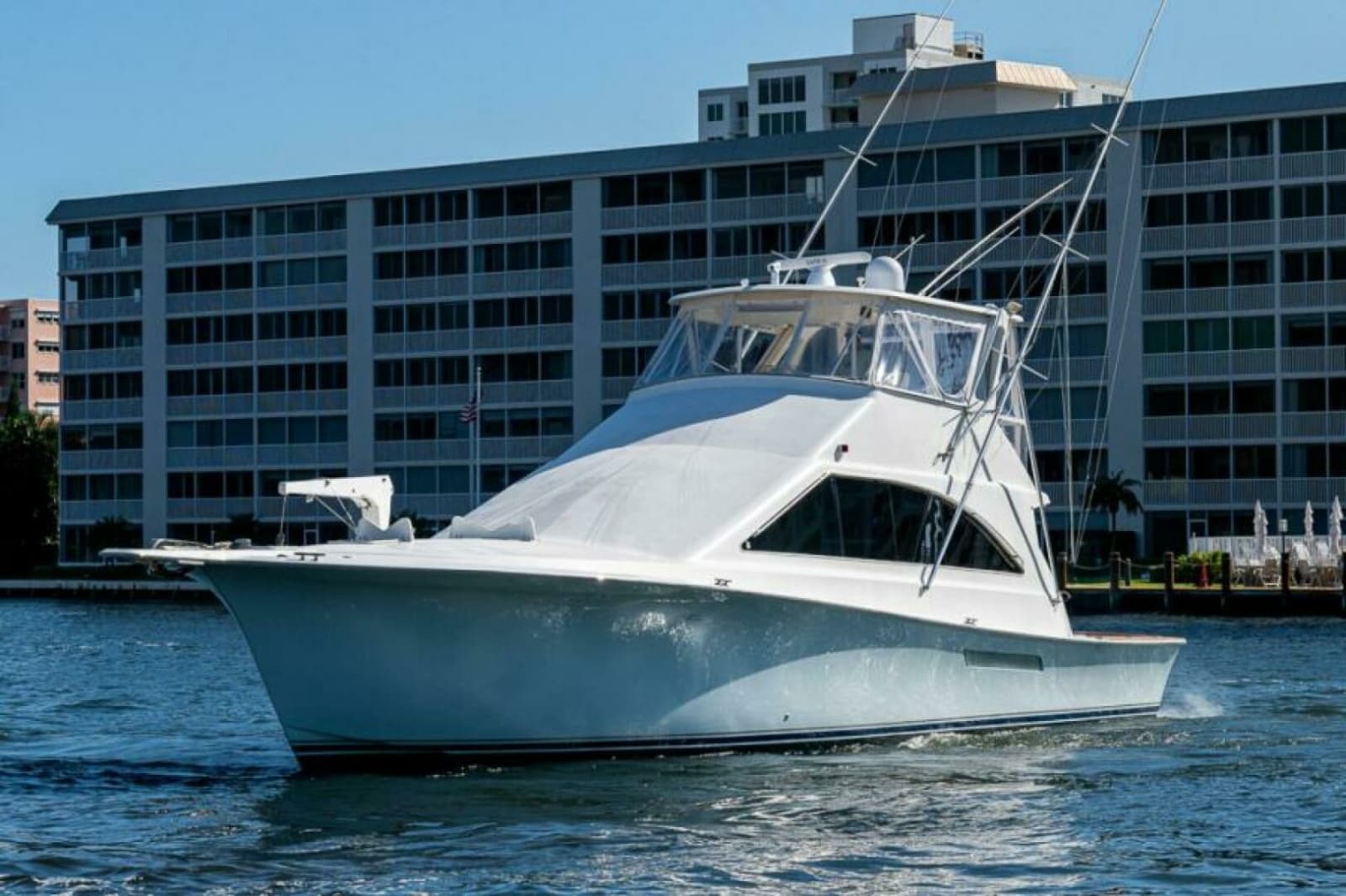 1999 Ocean Yachts 60 Convertible - Photo 2