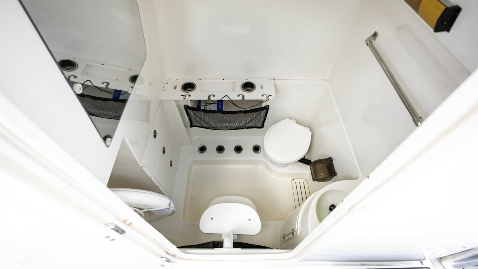 2005 Triton 351 Center Console - Photo 35