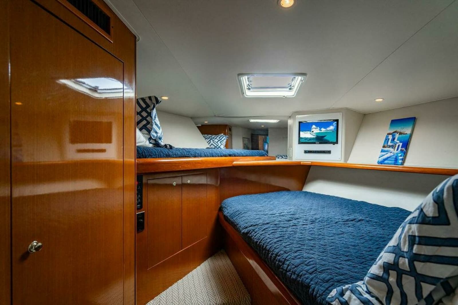1999 Viking 55 Convertible - Photo 116
