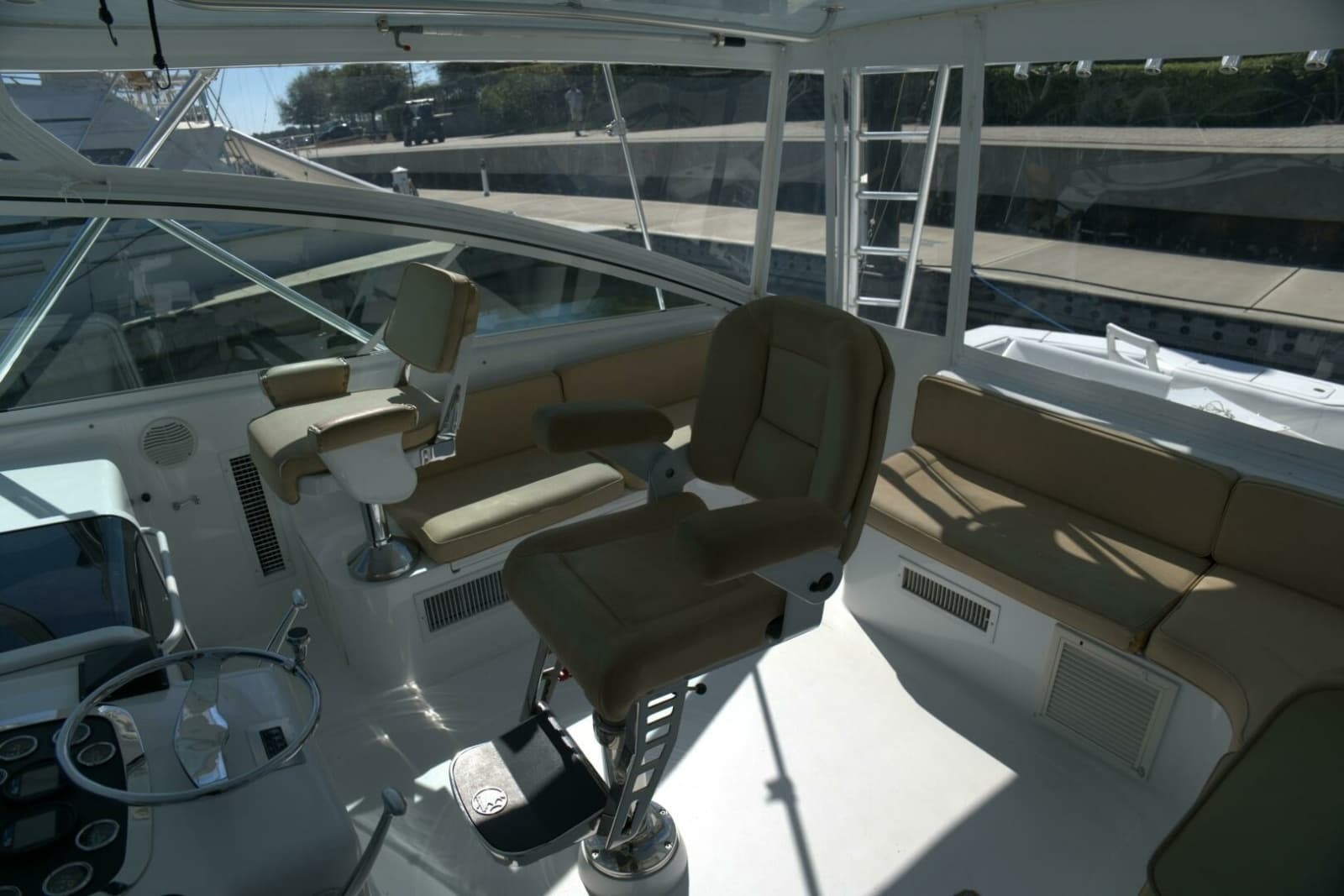 2002 Viking 43 Open - Photo 19