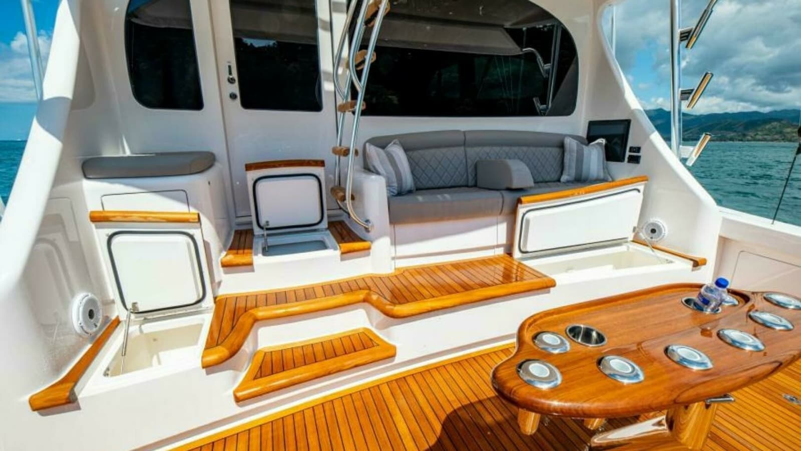 2023 Viking 64 Convertible - Photo 52
