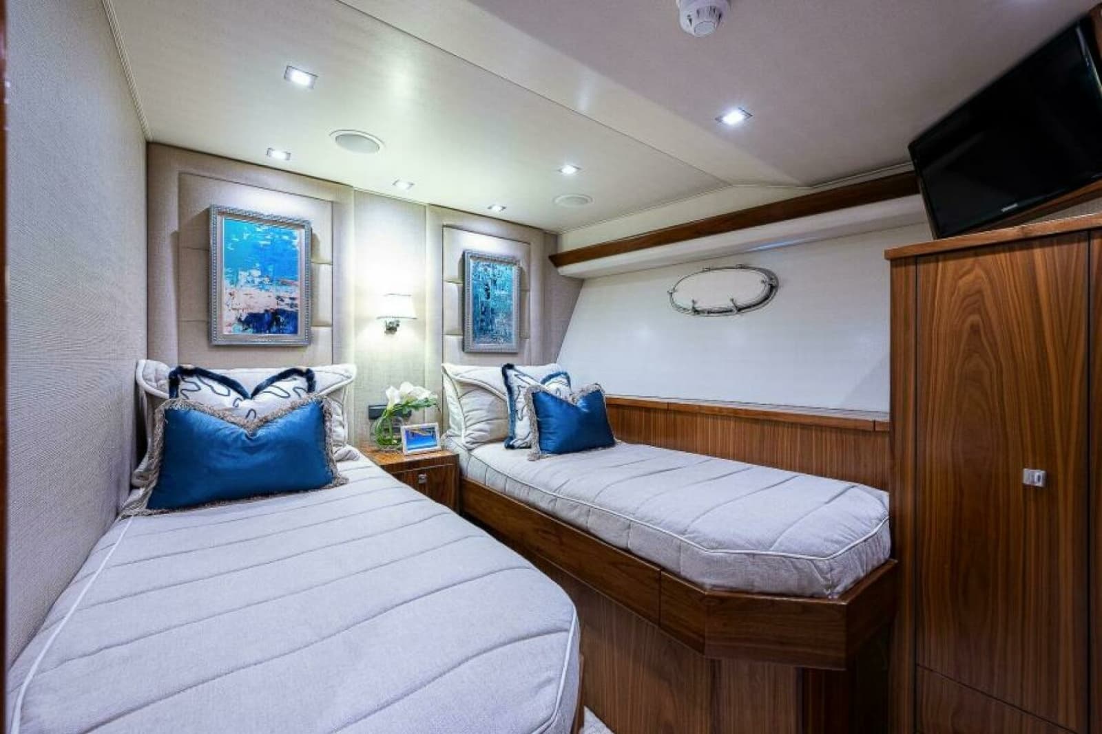2017 Viking 75 Motoryacht - Photo 35