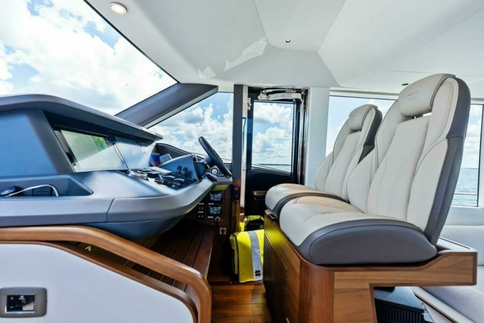 2024 Princess Y72 Motor Yacht - Photo 19